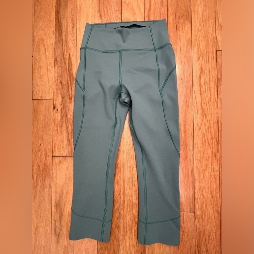 Lululemon Everlux In Movement Crop 19 Inch Pacific Breeze Size 4